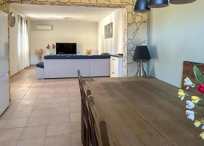 Gorgeous In Сasa de vacaciones