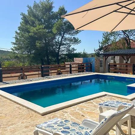 Gorgeous In Сasa de vacaciones