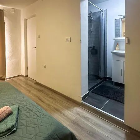 Vikendica In