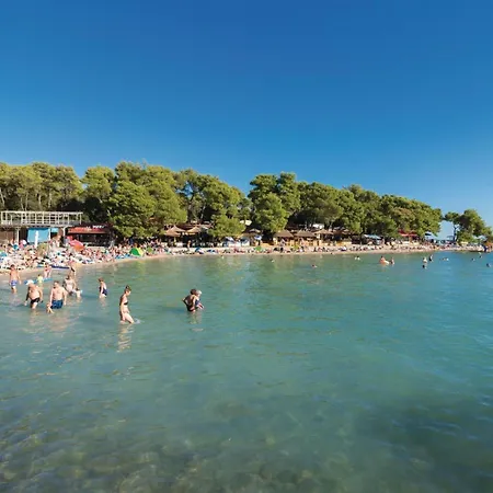 Gorgeous In Nyaraló